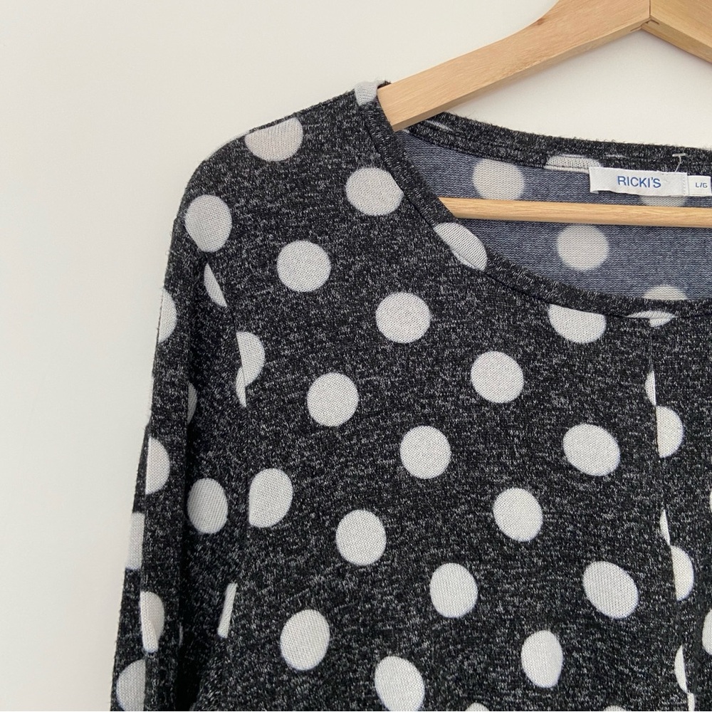 RICKIS BLACK/WHITE LONG SLEEVED POLKA DOT SWEATER WITH TWIST WAIST DETAIL, LARGE - Picture 3 of 6